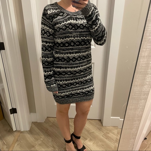 Size Large Sweater Dress - Picture 6 of 6